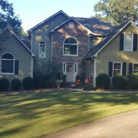 Wooded Oasis: Safe & Secluded 2BR, Full Bath Retreat