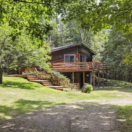 The Treehouse Lakes & Trails Cabin 3 Bedroom Cabin