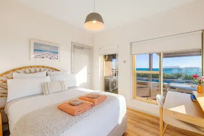 Glenelg Beach House With Private Beachfront Pool Hotels near Glenelg Visitor Information Centre