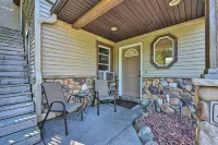 'Blue Haven' Watertown Retreat by Crow River! - parking