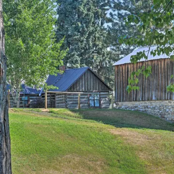 Montana Retreat Original Hamilton Log Cabin!