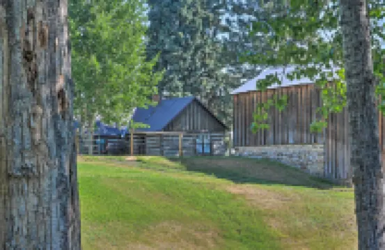 Montana Retreat Original Hamilton Log Cabin!