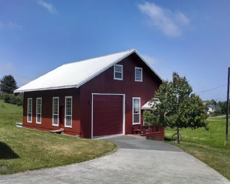 The Library Suite with over 3000 books707) 786-7014 Hoteles en Ferndale