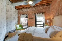 The Loft Suite Sleeps 10! Located overlooking Main Street in downtown Galena, IL Hotels in Galena