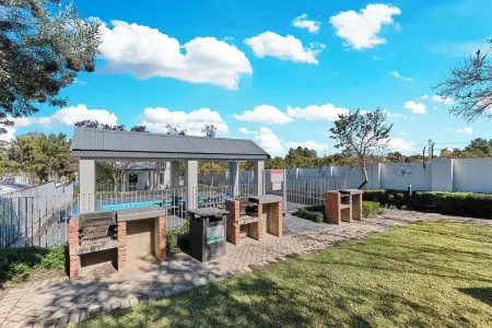 Luxury & Secure apartment - Fourways Отели в г. Чартуэлл