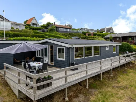 "Gyda" - 350m from the sea Отели в г. Обенро