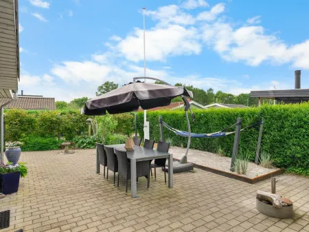 "Arnulfuer" - 100m from the sea Отели в г. Otterup