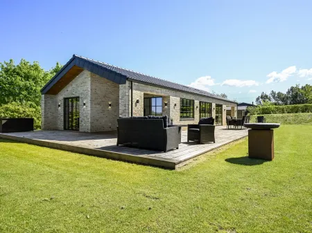 "Tähti" - 425m from the sea Отели в г. Follenslev