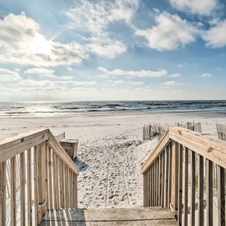 Cape San Blas Gem: Walk to Beach & Pool!