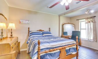 6 Mi to Ellen Trout Zoo: Family Home w/ Yard!