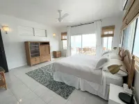 Caribbean Rhapsody Villa, Oceanfront Island Harbour Anguilla!! Hotels in Island Harbour