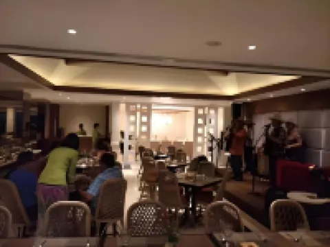 Elmi Hotel Hotels in Genteng