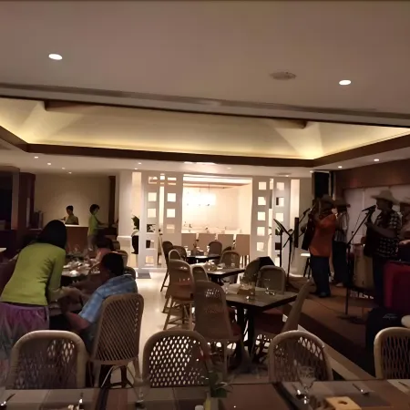 Elmi Hotel