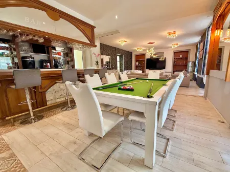 L'Orée des Rêves et des Mets Отели в г. Вибре