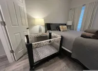 King bed Crystal Lake Mchenry Cary Cozy - 3-Star