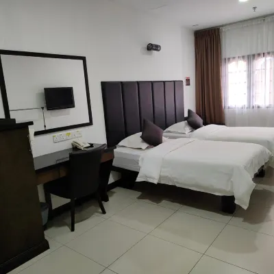 Crystal Lodge Hotels near Sultan Muhammad IV Stadium