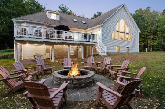 Ultimate 9 Bd Getaway: Theater, Game Room, Firepits, 2 Kitchens, River Frontage