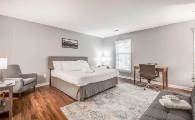 Walnut Bend Bliss Hotels near Shelby Farms Park