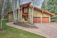 Luxe Sun Valley Retreat w/ Hot Tub, 3 Mi to Resort - Pet-friendly