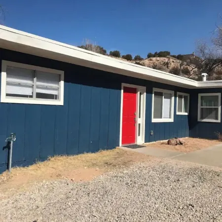 Paradise Cove House snuggled in the Canyon 15 minutes from town.