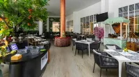 Senyum World Hotel