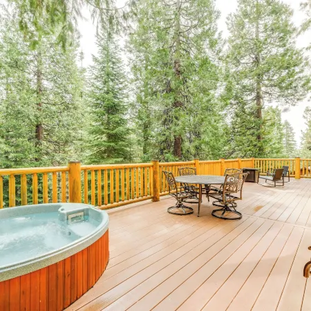 Mountain Cabin w/ Hot Tub: 4 Mi to Shaver Lake!