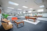 Spacious Waterview Home - Spa, Pool Table & Fireplaces – for Families & Reunion