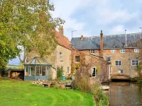 Historic House by River Nene & Beach Access