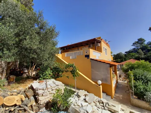 Apartments Vinko Mljet- One-Bedroom Apartment with Terrace (A4) Hotels in Sobra