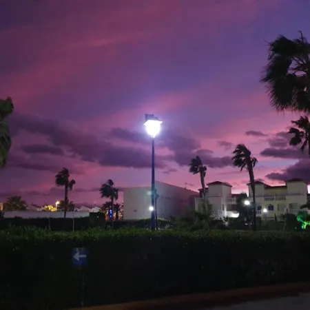 Apartment near beach with pools in Spain