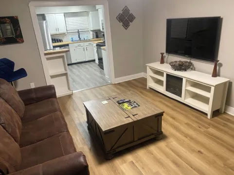 Recently updated apartment in a Triplex unit #1 close to wineries and the lake.