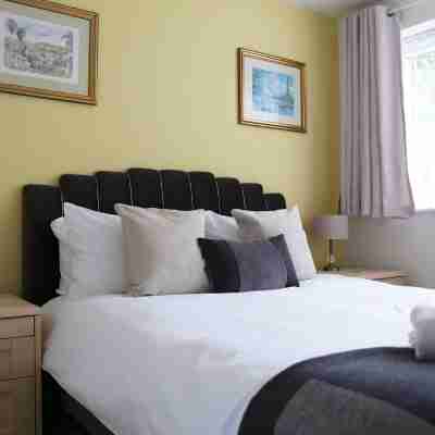 Cosy, Spotless Apartment Near Cruise Port with Thoughtful Extras Rooms