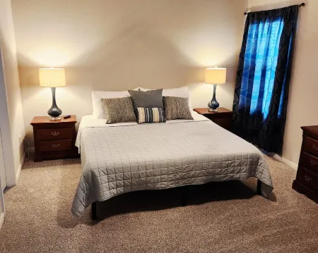 Charming 3-bedroom house with WiFi and AC in Seguin