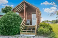 Waterfront 4 Bed 3 Bath Sleeps 8 - Free River Cruise with Week Long Rental