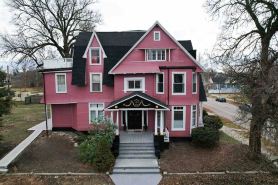 Valentine Suite / 1BD/1BA Apt in Holiday House
