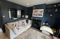 3 Bed Home - Sleeps 6 Garden Pets and Very Central