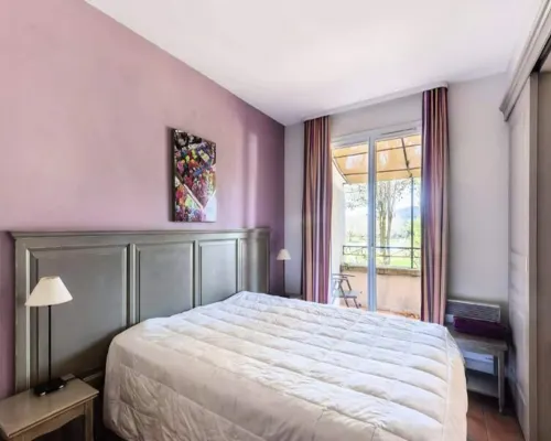 Apartment in Mallemort near Pont Royal マルモールのホテル