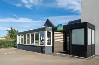 Sure Hotel by Best Western Dole Hotels in Sampans