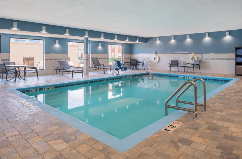 Holiday Inn Express & Suites Bismarck by IHG photo 2