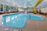 홀리데이 인 익스프레스 세인트 크로이 밸리 바이 IHG - 수영장
