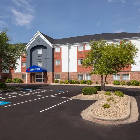 Candlewood Suites ST. Robert by IHG