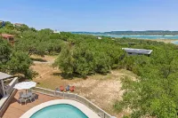 Lake Travis Oasis, Pool, Hot Tub, Lake Views, Near Marinas & Austin! - Pools
