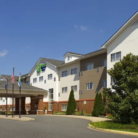 Holiday Inn Express & Suites CHARLOTTESVILLE - RUCKERSVILLE by IHG