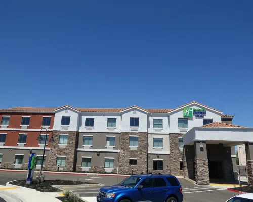Holiday Inn Express & Suites BRENTWOOD by IHG Hotels in Contra Costa County