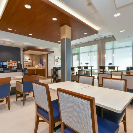 Holiday Inn Express & Suites CHARLOTTE - BALLANTYNE by IHG Отели в г. Шарлотт