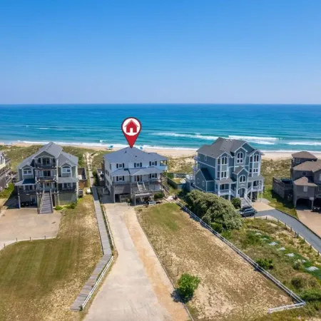 9 Br Ocean/Beachfront Home w/ Heatedpool & 2 Hottubs in Obx!
