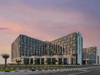 Staybridge Suites DUBAI AL-MAKTOUM AIRPORT by IHG 鄰近杜拜阿勒馬克圖姆國際機場的酒店