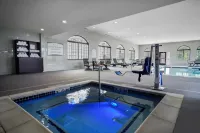 Staybridge Suites HOLLAND by IHG - Hot Tub