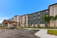 WoodSpring Suites Allentown - parking