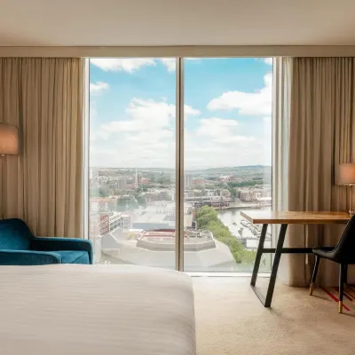 Radisson Blu Hotel, Bristol Hotel dekat Millenium Square